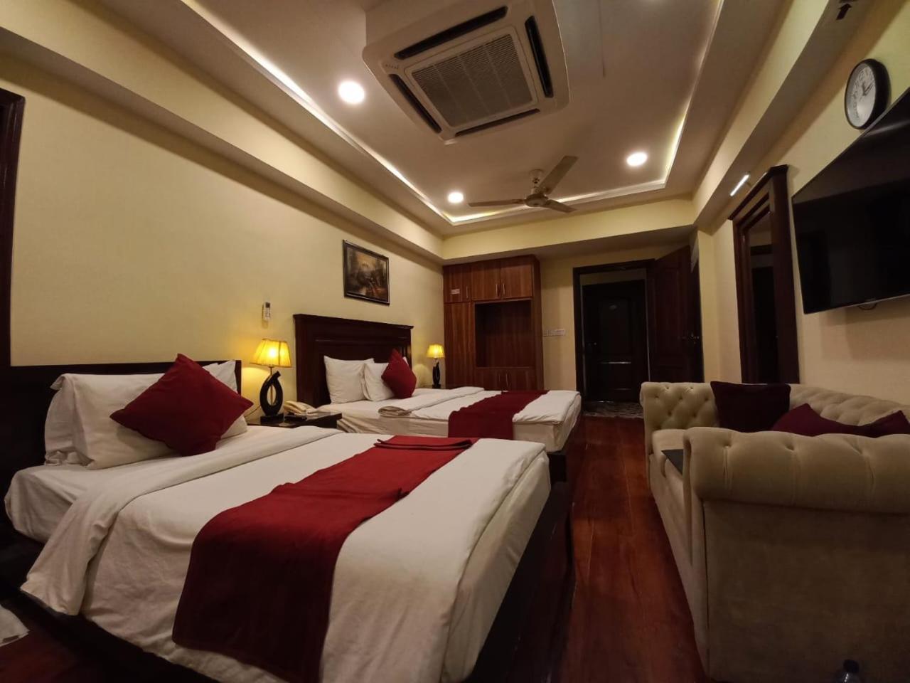 Diplomat Hotel Ισλαμαμπάντ Εξωτερικό φωτογραφία